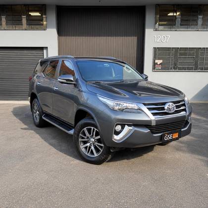 TOYOTA HILUX SW4 2.8 SRX 4X4 16V TURBO INTERCOOLER DIESEL 4P AUTOMÁTICO TOYOTA HILUX SW4 2.8 SRX 4X4 16V TURBO INTERCOOLER DIESEL 4P AUTOMÁTICO